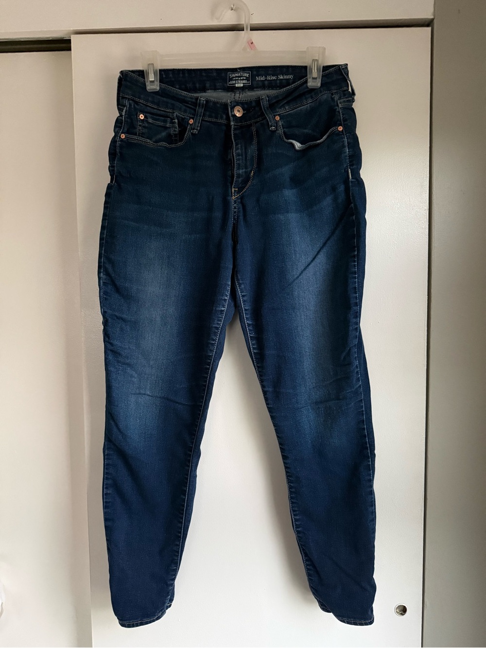 Levi's Dark Blue Women's Mid-Rise Skinny Jeans